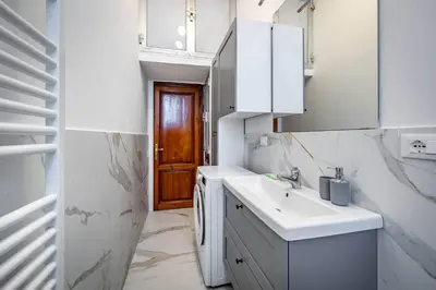 Cucina o angolo cottura di YD Aleardi luminous and comfy
