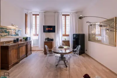 Cucina o angolo cottura di Accademia Luxury Art Apartment