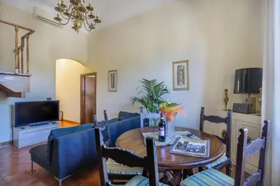 Area soggiorno di Oltrarno Tasso Apartment in Florence
