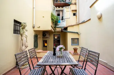 Balcone o terrazza di Central Station Apartment with Garden