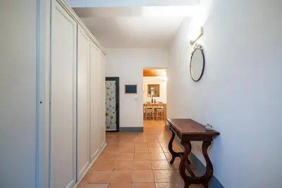 Planimetria di Central Station Apartment with Garden
