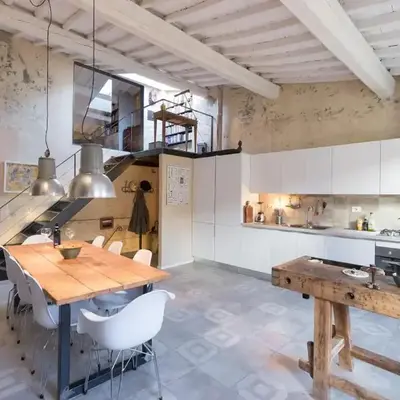 Unique 100 sqm design flat in Oltrarno