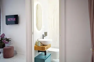 Bagno di Lux center, 2camere, 2bagni, train station SMN