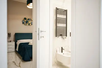 Bagno di Lux center, 2camere, 2bagni, train station SMN