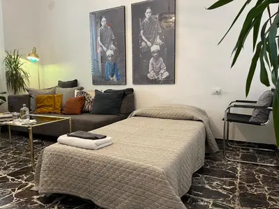 Area soggiorno di Private room in Florence