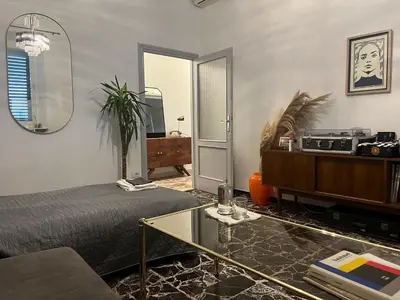 Area soggiorno di Private room in Florence