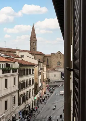 Vista generica su Firenze o vista sulla città dall'interno dell'appartamento