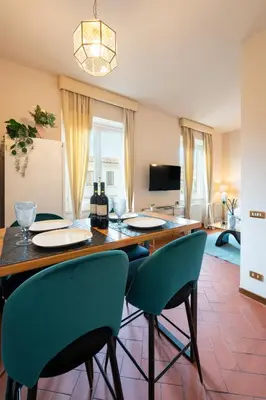 TV o dispositivi per l'intrattenimento presso Via Panzani 16, 4th Floor - Patrizia - Bright apartment 300m from Duomo and Train station