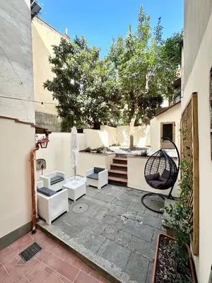 Planimetria di AGNOLO APARTAMENT, 2BDR-2BTH- Firenze Centro Corte privata