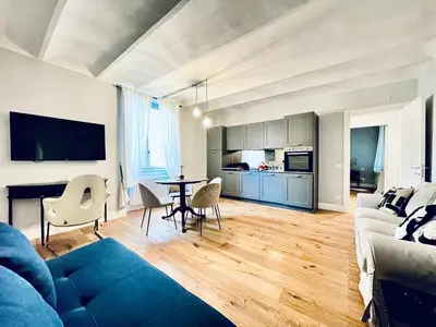 Cucina o angolo cottura di Chic riverside 3-room apartment next to San Niccolò