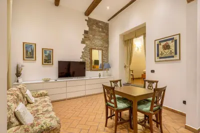 Area soggiorno di Ground Floor Apartment