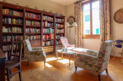 Biblioteca nell'appartamento