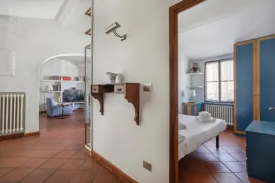Letto o letti in una camera di Bright Last-Floor Apartment with Terrace