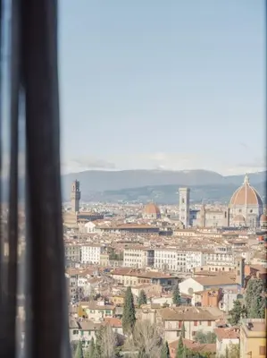 Vista generica su Firenze o vista sulla città dall'interno dell'appartamento
