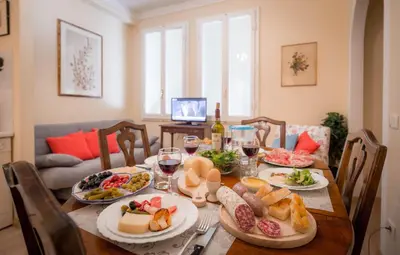 Cibo presso l'appartamento o nelle vicinanze