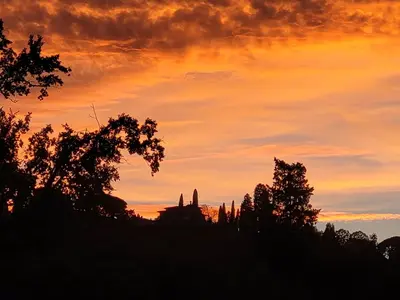 Alba o tramonto visti dall'interno dell'appartamento o dai dintorni