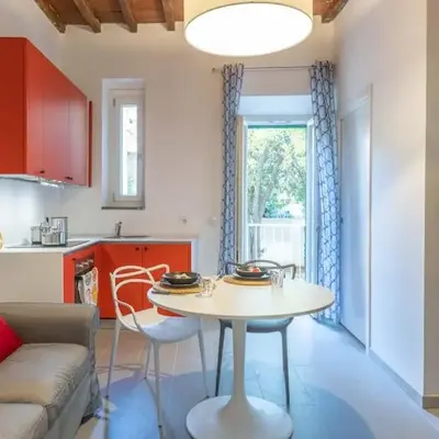 Bilocale con giardino privato vicino a Careggi