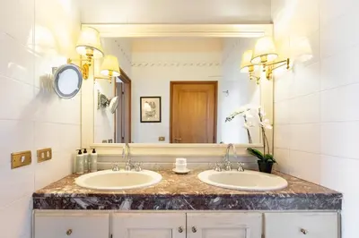 Bagno di Via Panzani 16, 3rd Floor - Antonella - Elegant & Spacious, 3-Bedroom in Historic Center
