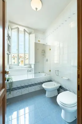 Bagno di Via Panzani 16, 3rd Floor - Antonella - Elegant & Spacious, 3-Bedroom in Historic Center