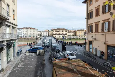Vista generica su Firenze o vista sulla città dall'interno dell'appartamento