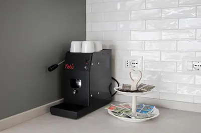 Set per la preparazione di tè e caffè presso Leopoldo Cozy Loft - Tramvia vicino casa