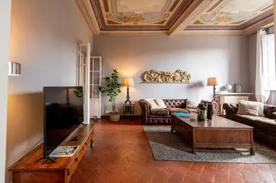 TV o dispositivi per l'intrattenimento presso Genteel Home Biblioteca Firenze