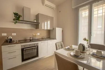 Cucina o angolo cottura di Mias flat by DomusDimore