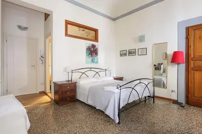 Letto o letti in una camera di In the Heart of Florence, Dante, with Private Terrace