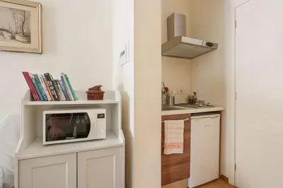 Cucina o angolo cottura di In the Heart of Florence, Dante, with Private Terrace