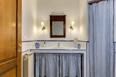Bagno di Guelfo Apartment by Mamo Florence