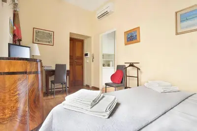 Letto o letti in una camera di Small Studio, Donatello, next to the Duomo of Florence