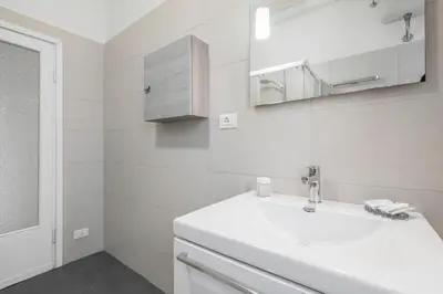 Bagno di Romina Apartment, Florence, Campo Marte