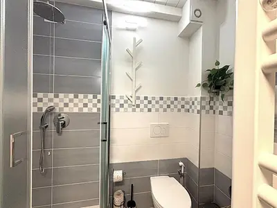 Bagno di Red Lily Apartment