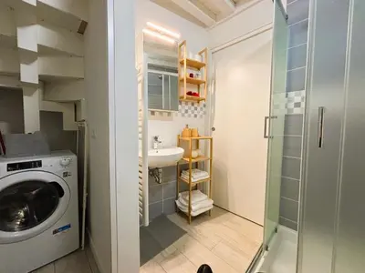 Bagno di Red Lily Apartment