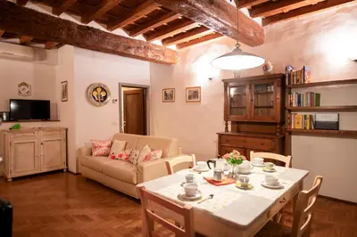 Cucina o angolo cottura di Terme Apartment by Mamo Florence