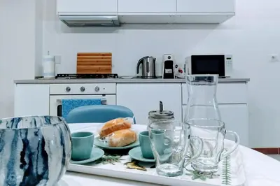 Cucina o angolo cottura di Snuggly Blue Home