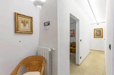Planimetria di GuestHost - San Lorenzo Central Roomy Apartment
