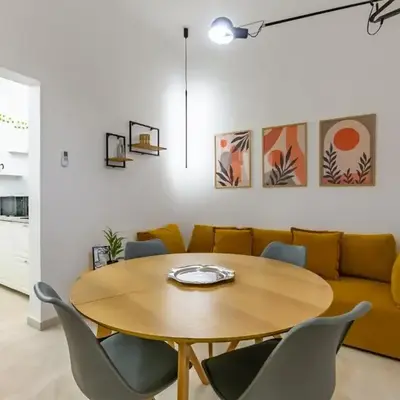 GuestHost - San Lorenzo Central Roomy Apartment