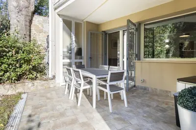 Patio o area all'aperto di Pindemonte Garden by MMega