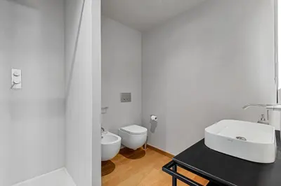 Bagno di Via Venezia 10 - Renaissance - Historic Charm with Frescoes and Private Courtyard Parking in Florence Heart