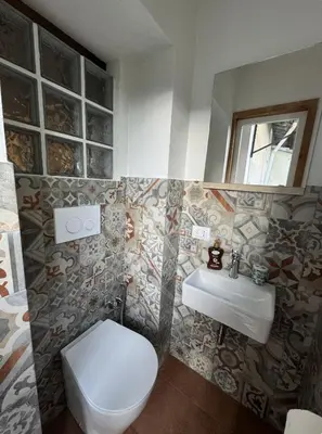 Bagno di Rustico monolocale soppalcato a Firenze