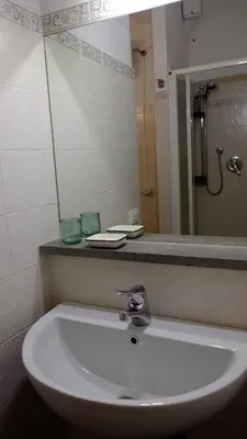 Bagno di Central Quiet Apartment in Borgo Pinti AC WiFi