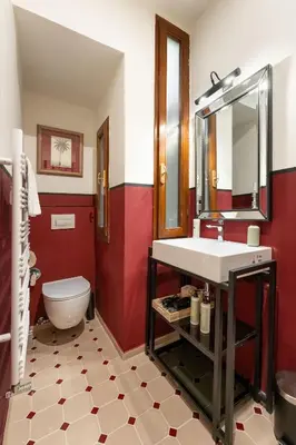 Bagno di Via Guelfa, 10 - Grande Nuovo e Raffinato in Posizione Centrale