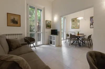 TV o dispositivi per l'intrattenimento presso Flora - Brand New Apartment near historic center