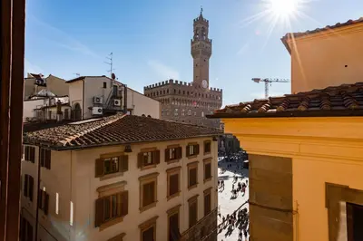 Vista generica su Firenze o vista sulla città dall'interno dell'appartamento