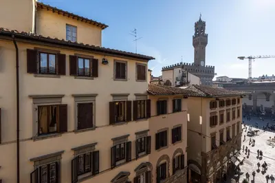 Vista generica su Firenze o vista sulla città dall'interno dell'appartamento