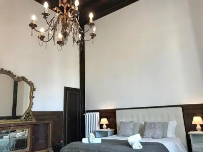 Letto o letti in una camera di Palace Top Lovely city view and private parking