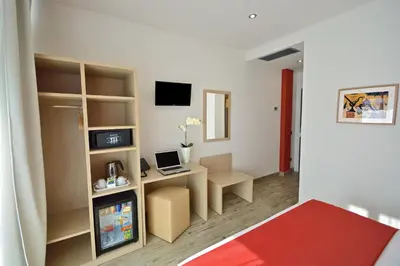 TV o dispositivi per l'intrattenimento presso Hotel Luxor Florence