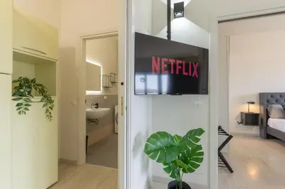 TV o dispositivi per l'intrattenimento presso Castle Free Private Parking 18 min di treno Firenze