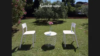 Giardino di New Florence , garden and parking
